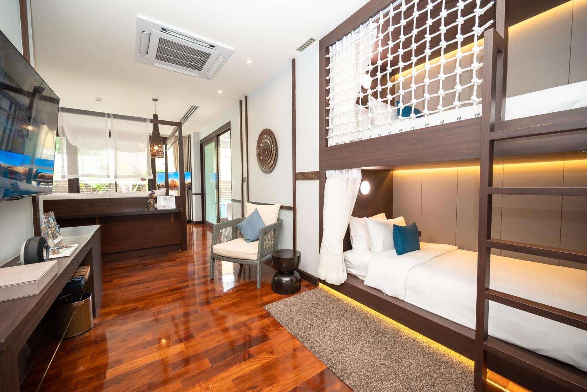 Grand Family Premier Pool Suite